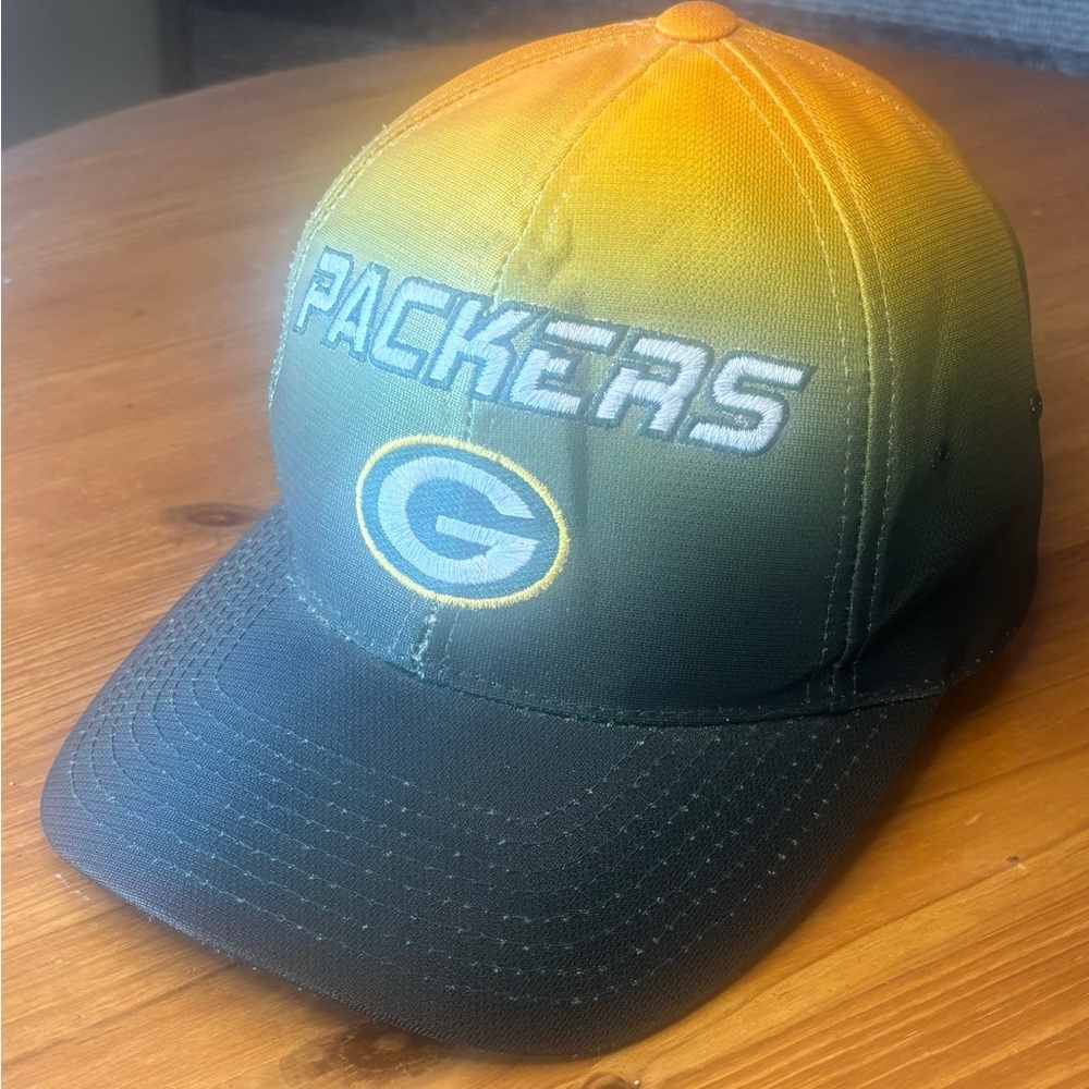 Vintage 90’s Logo Athletic Green Bay Packers NFL Football Velcro Strapback Hat